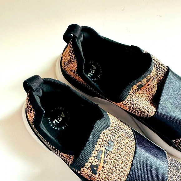 APL Lululemon Women’s TechLoom Bliss Black/Rose Slip Ons - Picture 8 of 10